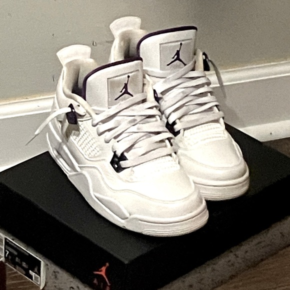 Jordan 4 Purple Metallic - Picture 1 of 8